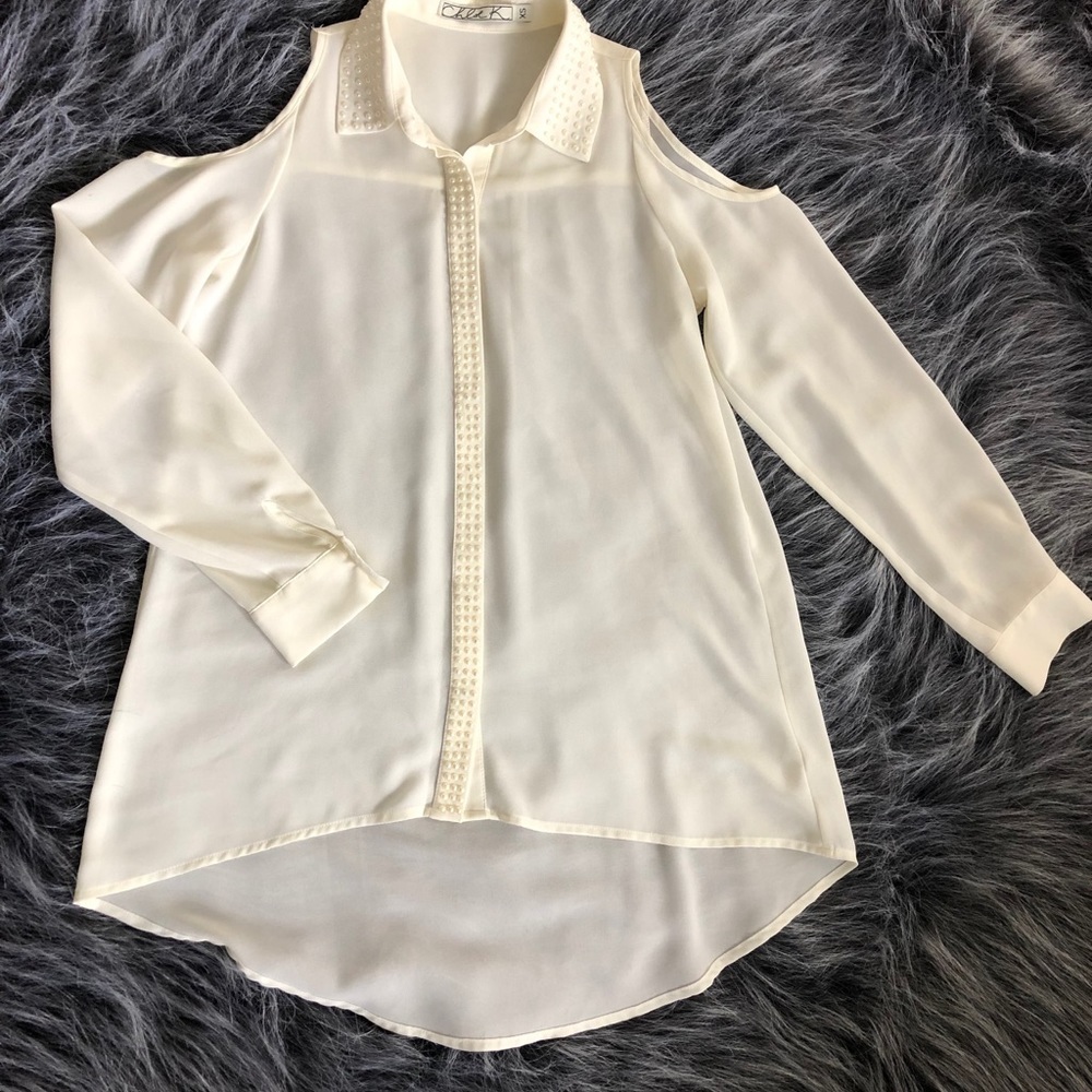 Beautiful Cold Shoulder and Pearls Blouse XS